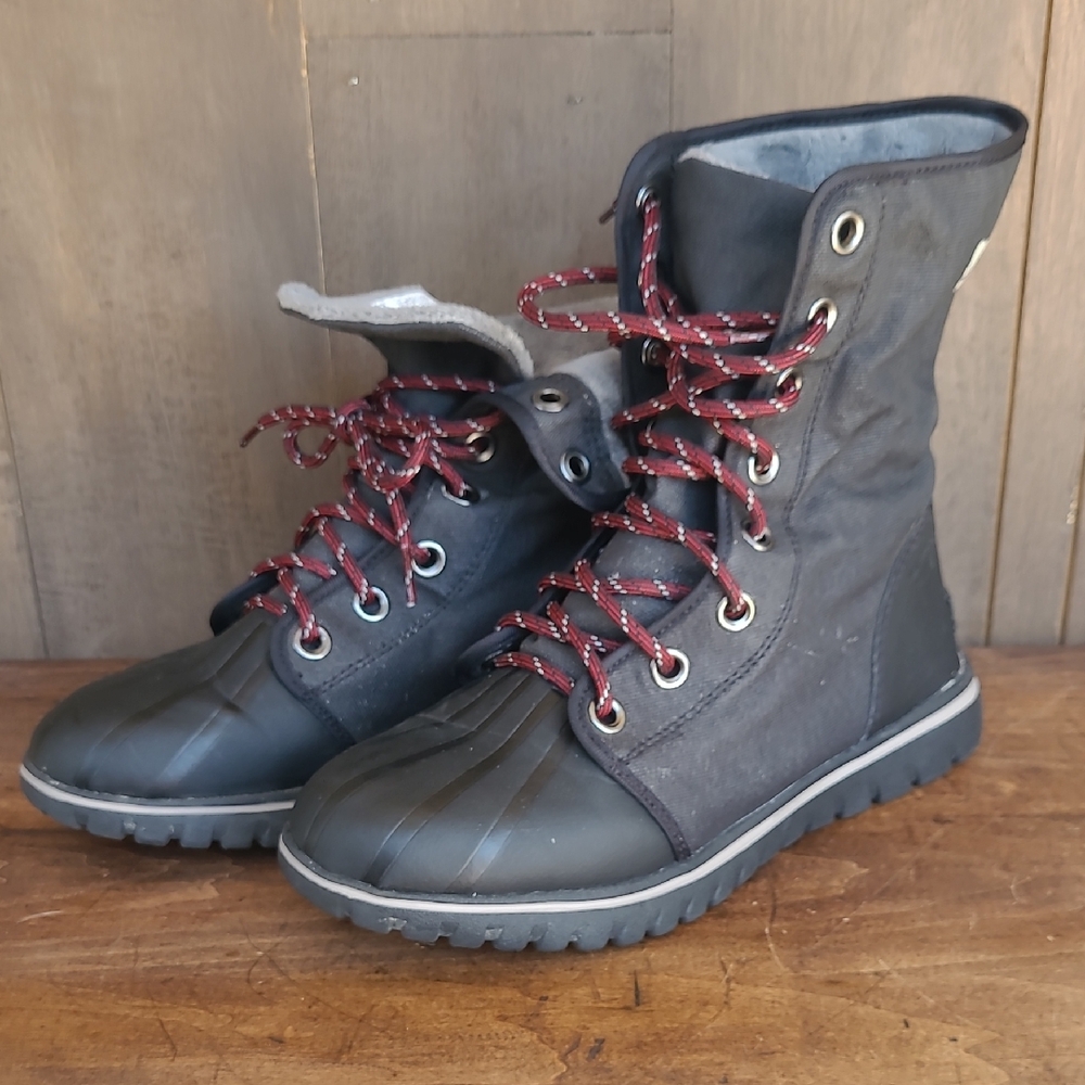 Sorel Black Winter Boots with Red Laces